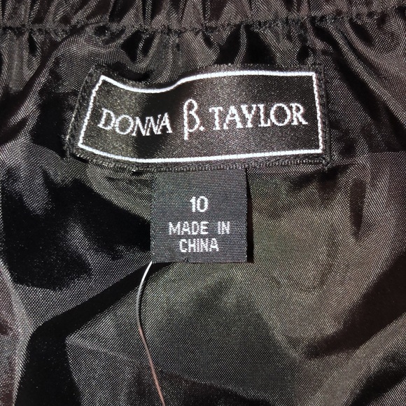 Donna B. Taylor Black & White Skirt. 10 - Picture 5 of 6